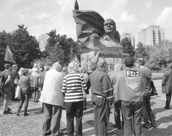 Ehrendes Gedenken für Ernst Thälmann anlässlich seines 133. Geburtstages in Berlin …